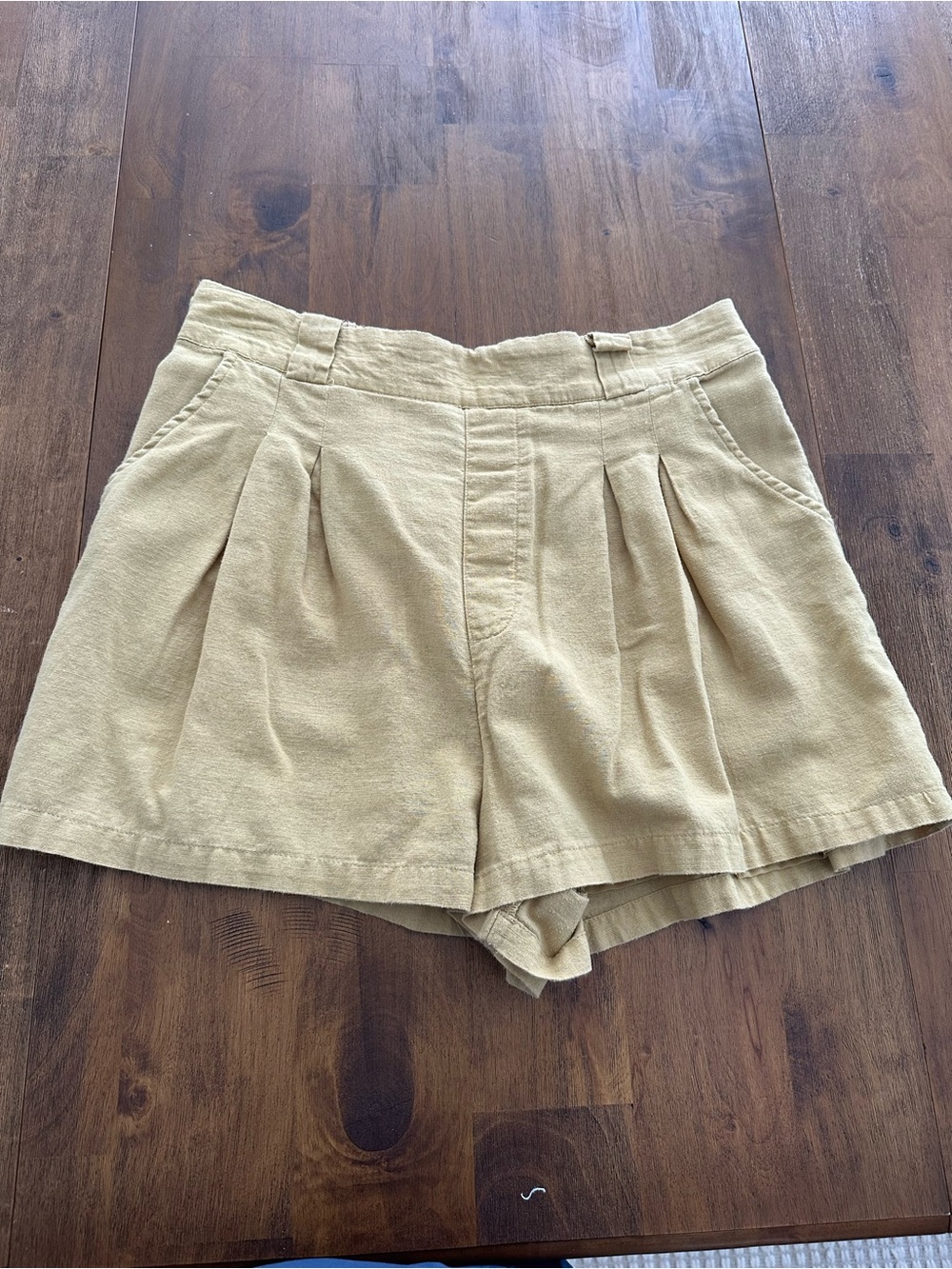High-Waist Pleated Women's Shorts in Mustard